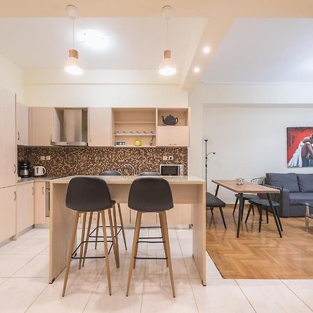 Elegant Home In Quiet Street By Cloudkeys Ateny Zewnętrze zdjęcie