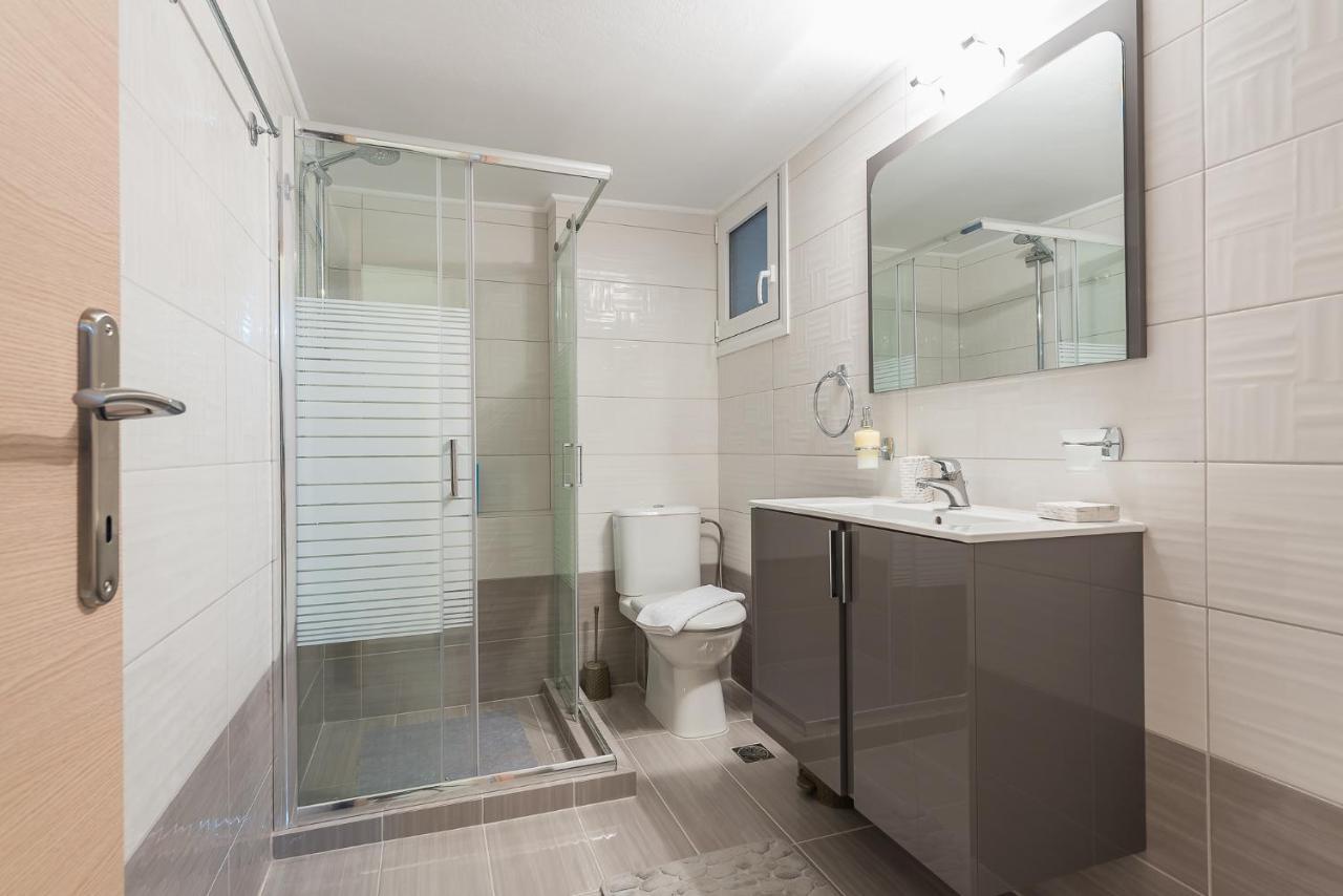 Elegant Home In Quiet Street By Cloudkeys Ateny Zewnętrze zdjęcie
