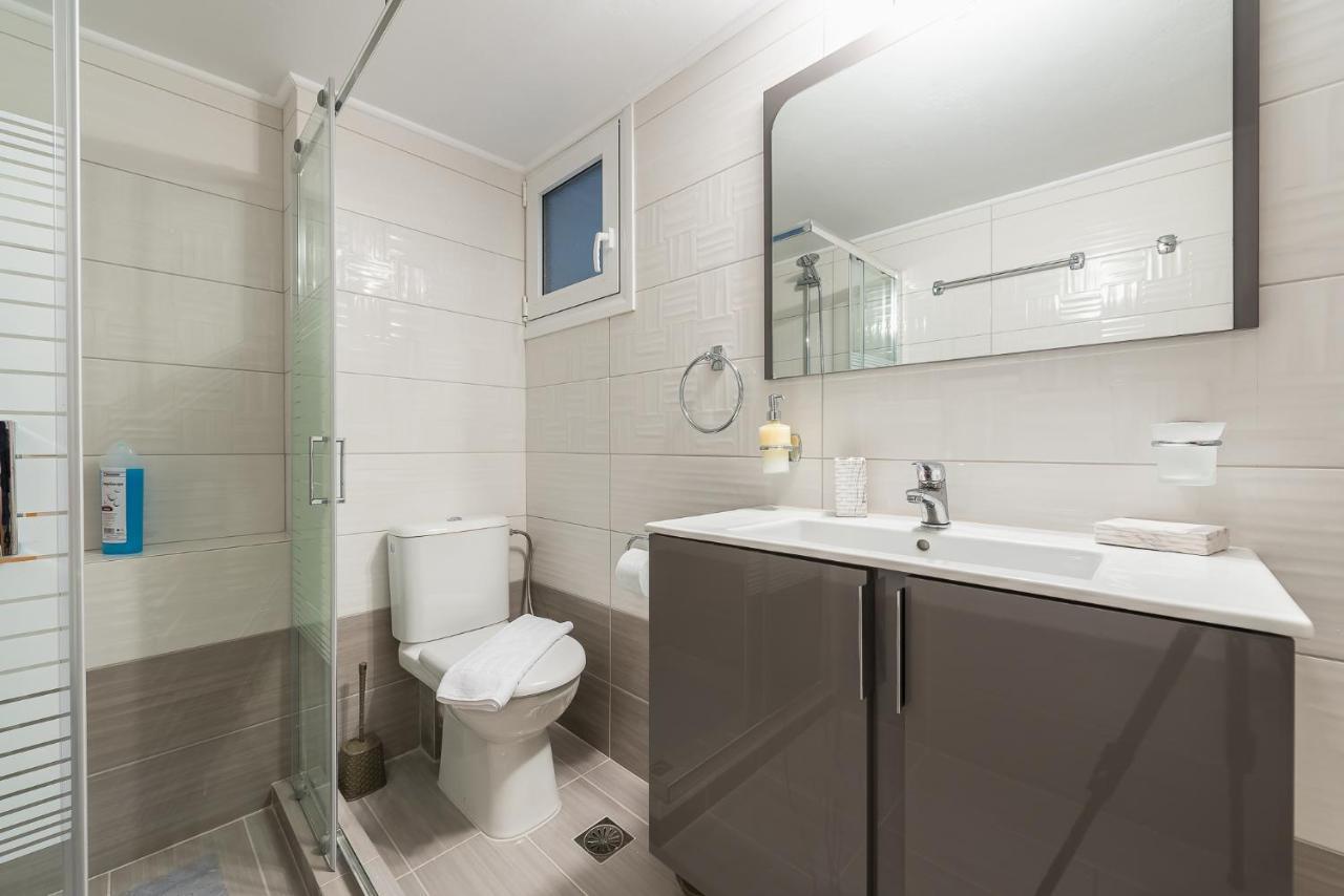 Elegant Home In Quiet Street By Cloudkeys Ateny Zewnętrze zdjęcie