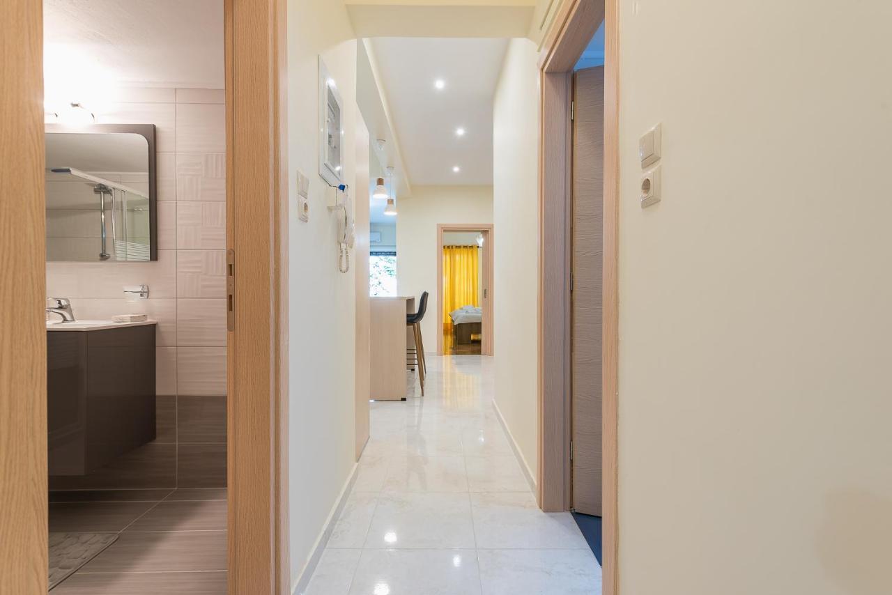 Elegant Home In Quiet Street By Cloudkeys Ateny Zewnętrze zdjęcie